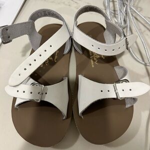 Stride rite girls white leather sandals 11 like new